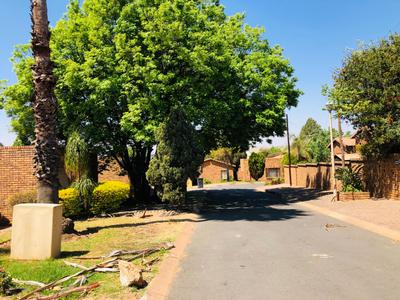Townhouse For Rent in Noordwyk, Midrand